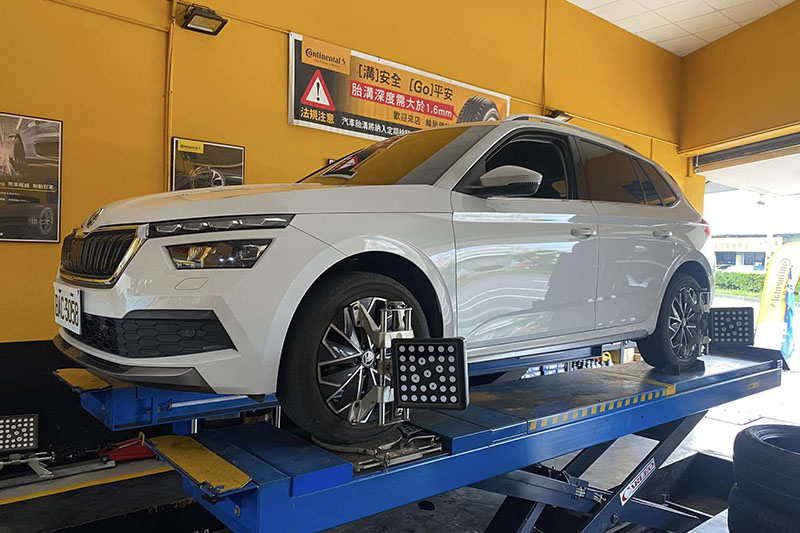 汽車換輪胎